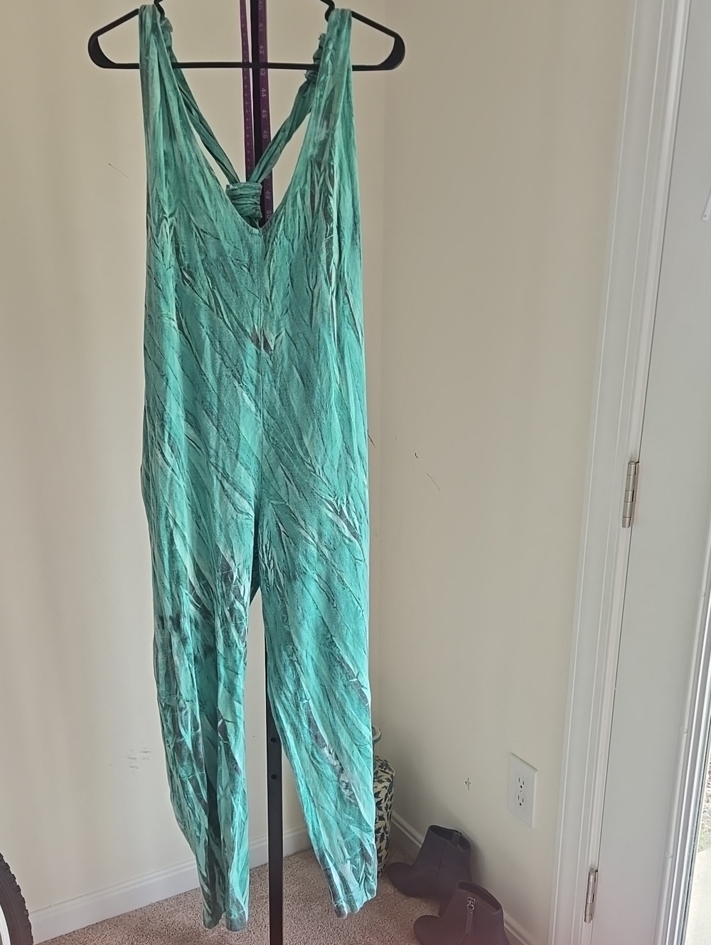 Vintage 1990's Women's Seafoam Green And Black V-Neck Jumpsuit Size: M-L
